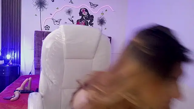 Snapshot of elena_detroya chatting on 10.09.25 elena detroya online show from 10.09.25