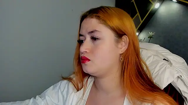 Snapshot of almma_shy chatting on 02.06.25 almma shy online show from 02.06.25