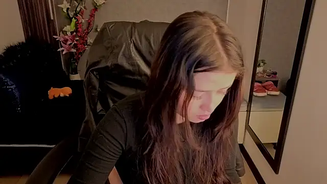 almma shy online show from 10.18.25