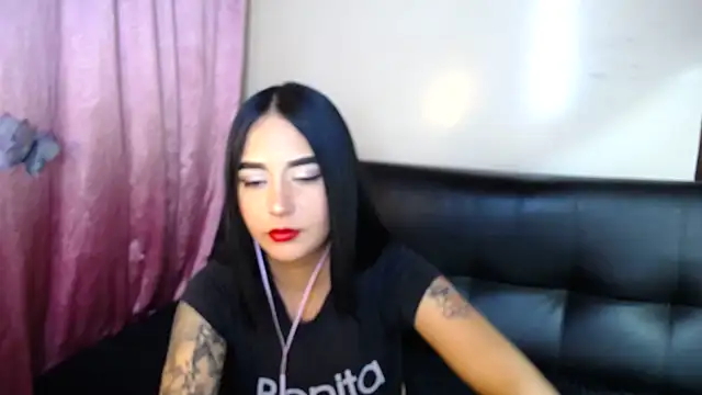 Annerainhoot online show from 11.30.25