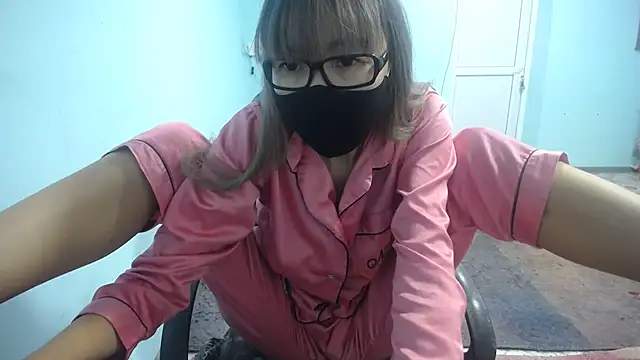 elllaaxx online show from 12.05.24