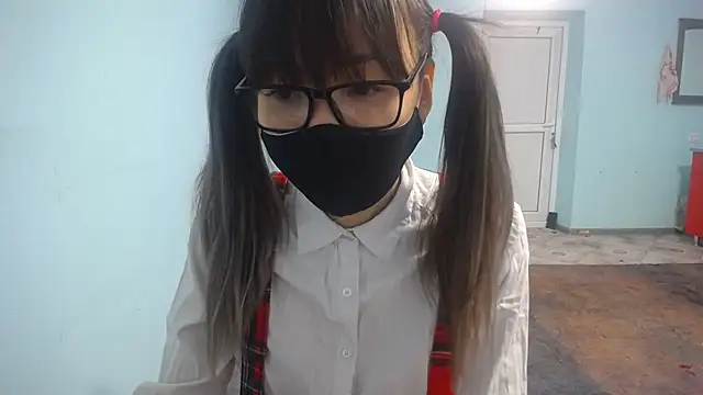 elllaaxx online show from 10.23.25