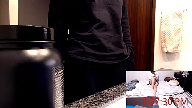 Snapshot of Musabetsu-Ikaseya chatting on 02.21.25 Musabetsu-Ikaseya online show from 02.21.25