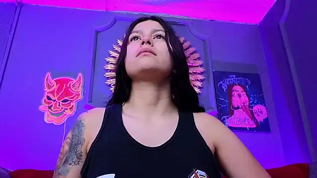 Julieta Russell online show from 12.12.24