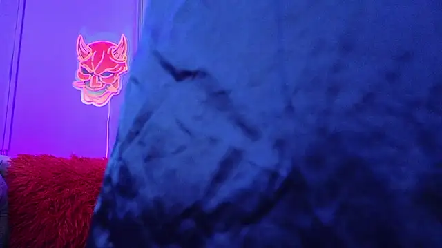 Julieta Russell online show from 02.07.25