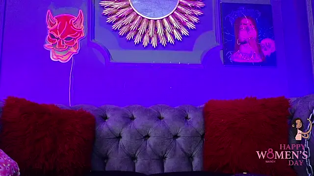 Julieta Russell online show from 03.08.25