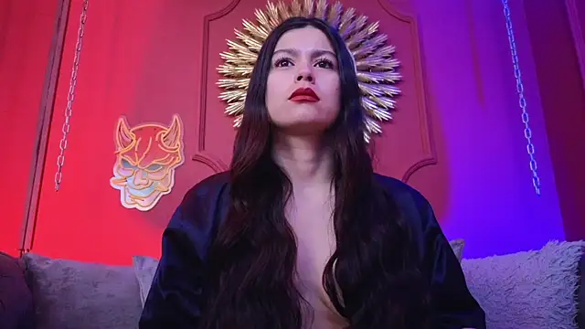 Julieta Russell online show from 11.04.25