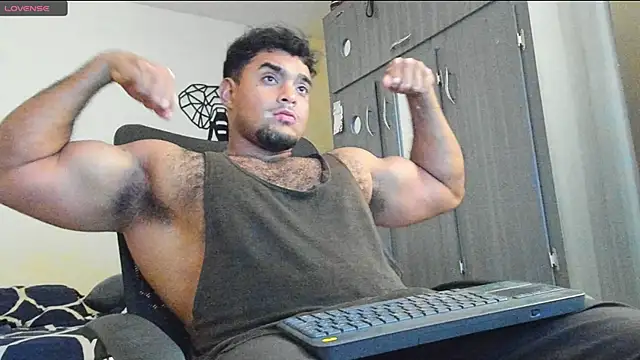 Snapshot of Big_furry_bear13 chatting on 12.14.24 Big furry bear13 online show from 12.14.24