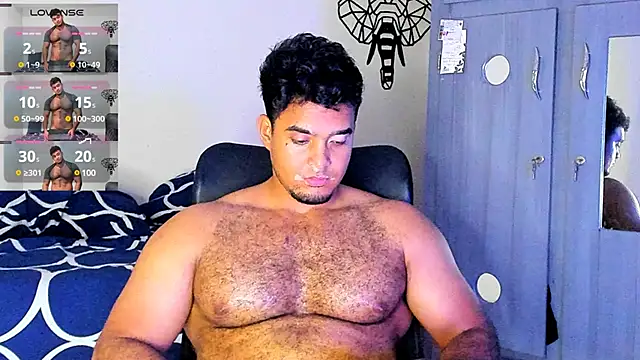 Snapshot of Big_furry_bear13 chatting on 03.08.25 Big furry bear13 online show from 03.08.25