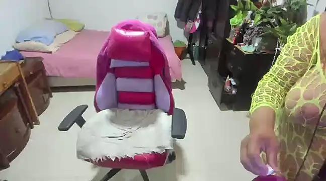 Mrs mommy  online show from 01.18.25