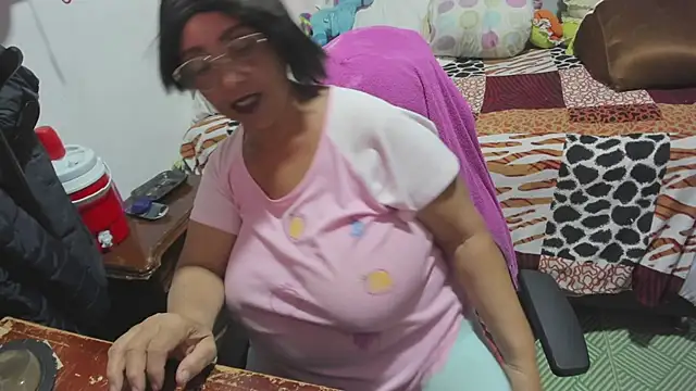 Mrs mommy  online show from 02.25.26