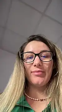 HotXMom online show from 12.11.24