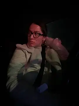 HotXMom online show from 12.18.24