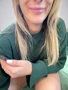 HotXMom online show from 01.08.25