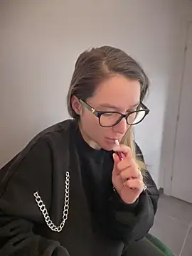HotXMom online show from 01.15.25
