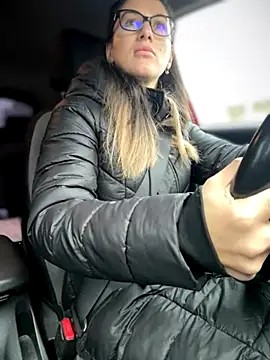 HotXMom online show from 11.19.25