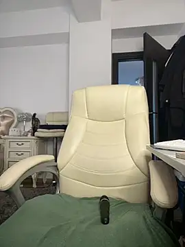 Snapshot of HotXMom chatting on 07.17.26 HotXMom online show from 07.17.26
