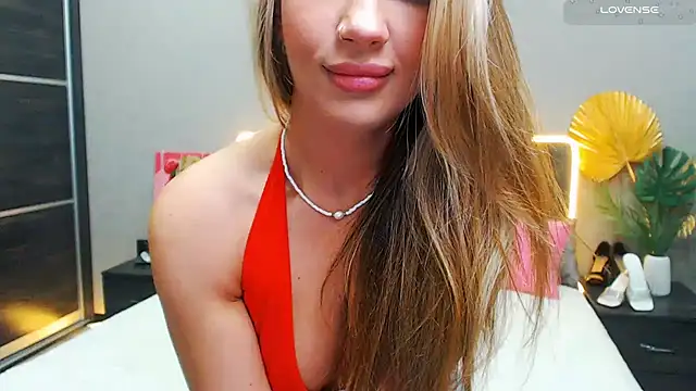 Snapshot of Magic_Eyes__ chatting on 01.23.25 Magic Eyes online show from 01.23.25