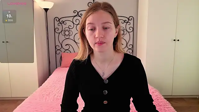 Ksuhesa online show from 10.17.25