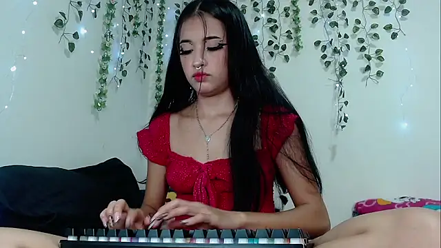 Snapshot of laurita_rico chatting on 09.25.25 laurita rico online show from 09.25.25