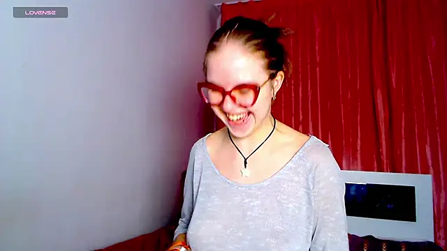 Snapshot of Sarah_HS chatting on 12.09.24 Sarah HS online show from 12.09.24