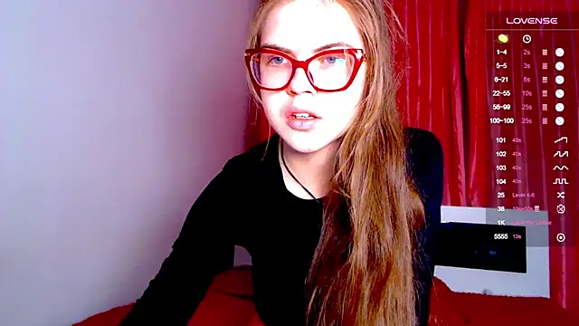 Snapshot of Sarah_HS chatting on 12.19.24 Sarah HS online show from 12.19.24