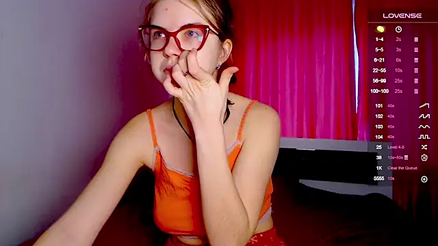 Snapshot of Sarah_HS chatting on 01.16.25 Sarah HS online show from 01.16.25