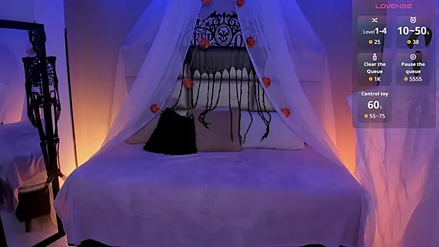 Snapshot of kristen_kassi chatting on 10.16.25 kristen kassi online show from 10.16.25