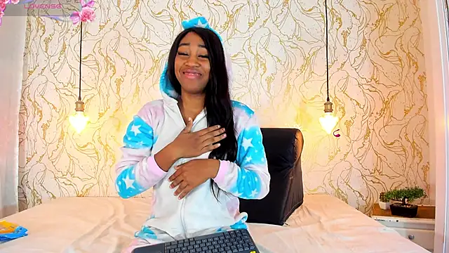 Snapshot of NATALIE_PARKERR chatting on 10.08.25 NATALIE PARKERR online show from 10.08.25