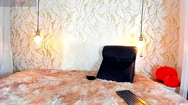 NATALIE PARKERR online show from 11.07.25