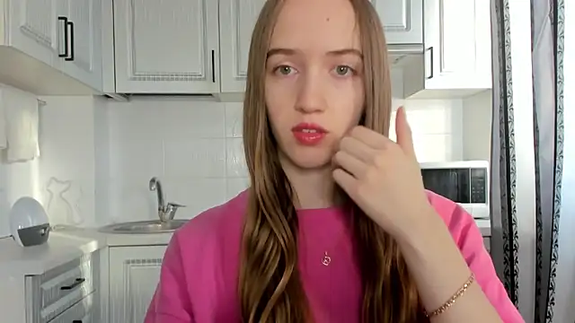 leslie my lovee online show from 11.23.25