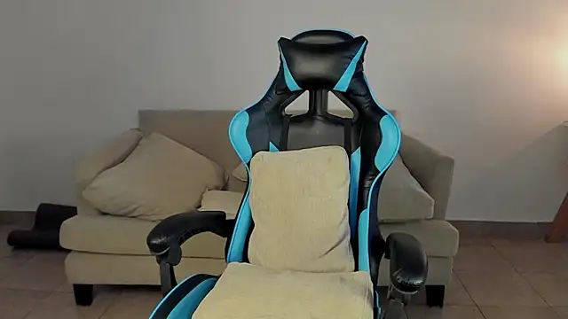 Snapshot of marcusmit chatting on 01.29.25 marcusmit online show from 01.29.25