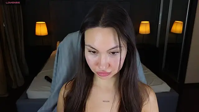 GIGI BENNET online show from 12.02.24