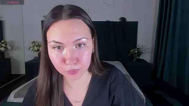 GIGI BENNET online show from 12.11.24