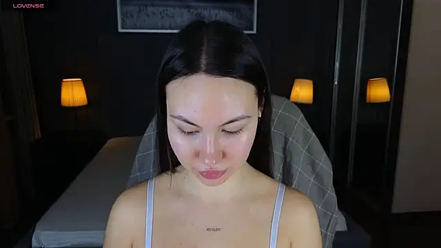 GIGI BENNET online show from 01.02.25