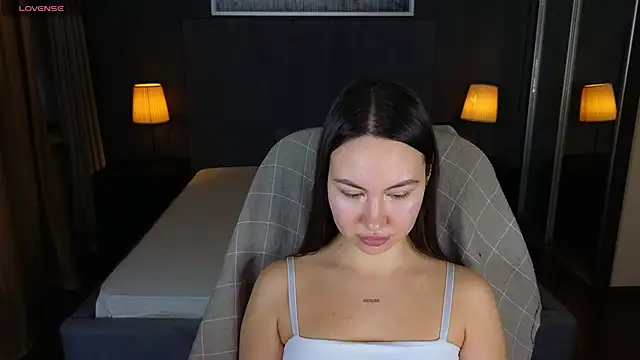 GIGI BENNET online show from 01.02.25