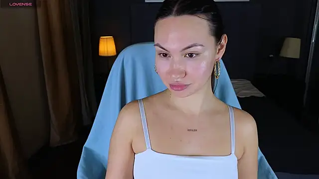 GIGI BENNET online show from 01.08.25