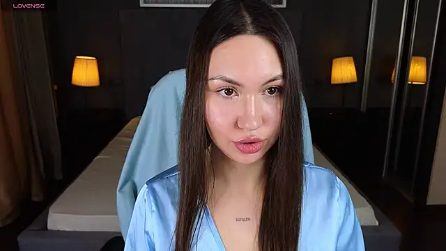 GIGI BENNET online show from 02.17.25