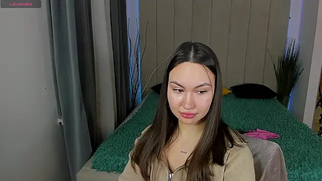 GIGI BENNET online show from 02.28.25