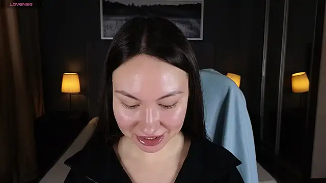 GIGI BENNET online show from 03.11.25