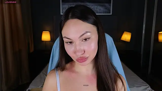GIGI BENNET online show from 03.11.25