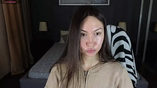 GIGI BENNET online show from 03.22.25