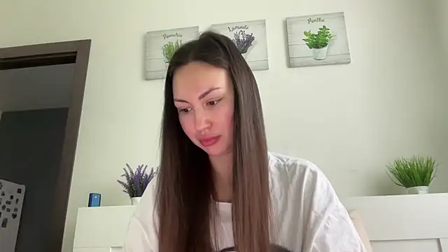 GIGI BENNET online show from 10.02.25