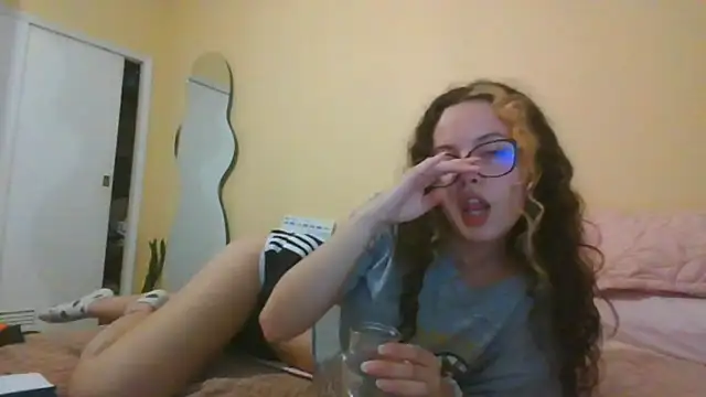 frikigyal online show from 01.19.25