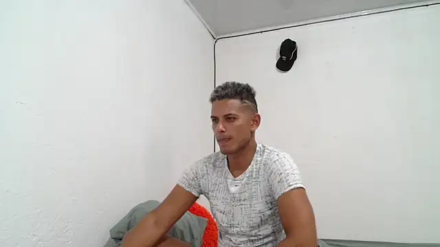Snapshot of Chris_Dick23 chatting on 12.26.24 Chris Dick23 online show from 12.26.24