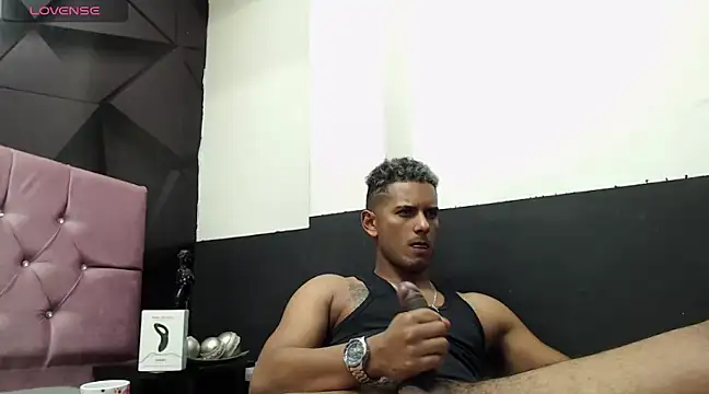 Snapshot of Chris_Dick23 chatting on 12.28.24 Chris Dick23 online show from 12.28.24