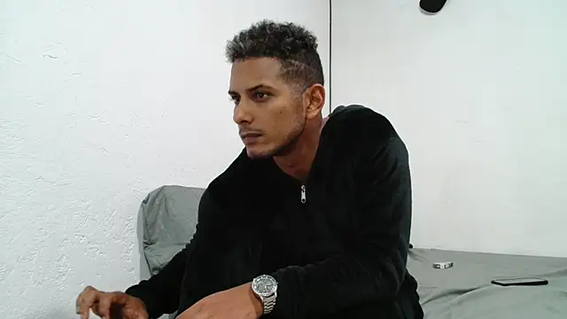 Snapshot of Chris_Dick23 chatting on 01.04.25 Chris Dick23 online show from 01.04.25