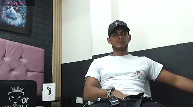 Snapshot of Chris_Dick23 chatting on 03.07.25 Chris Dick23 online show from 03.07.25