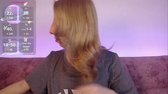 Miiaa doll online show from 10.25.25