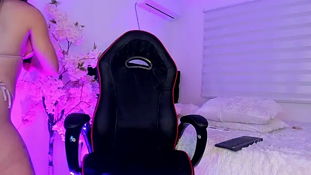 Caramelo Exotic online show from 01.13.25